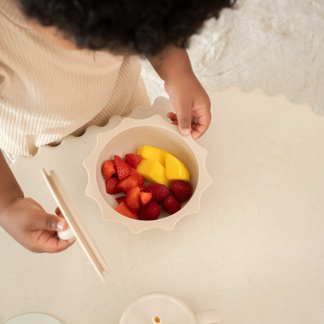 PandaEar Set van 3 roestvrijstalen kommen met zuignap en 3 siliconen lepels, antislip schalen voor baby's en kinderen, perfect voor het spenen, BLW, BPA-vrij (Line, bruin, grijs