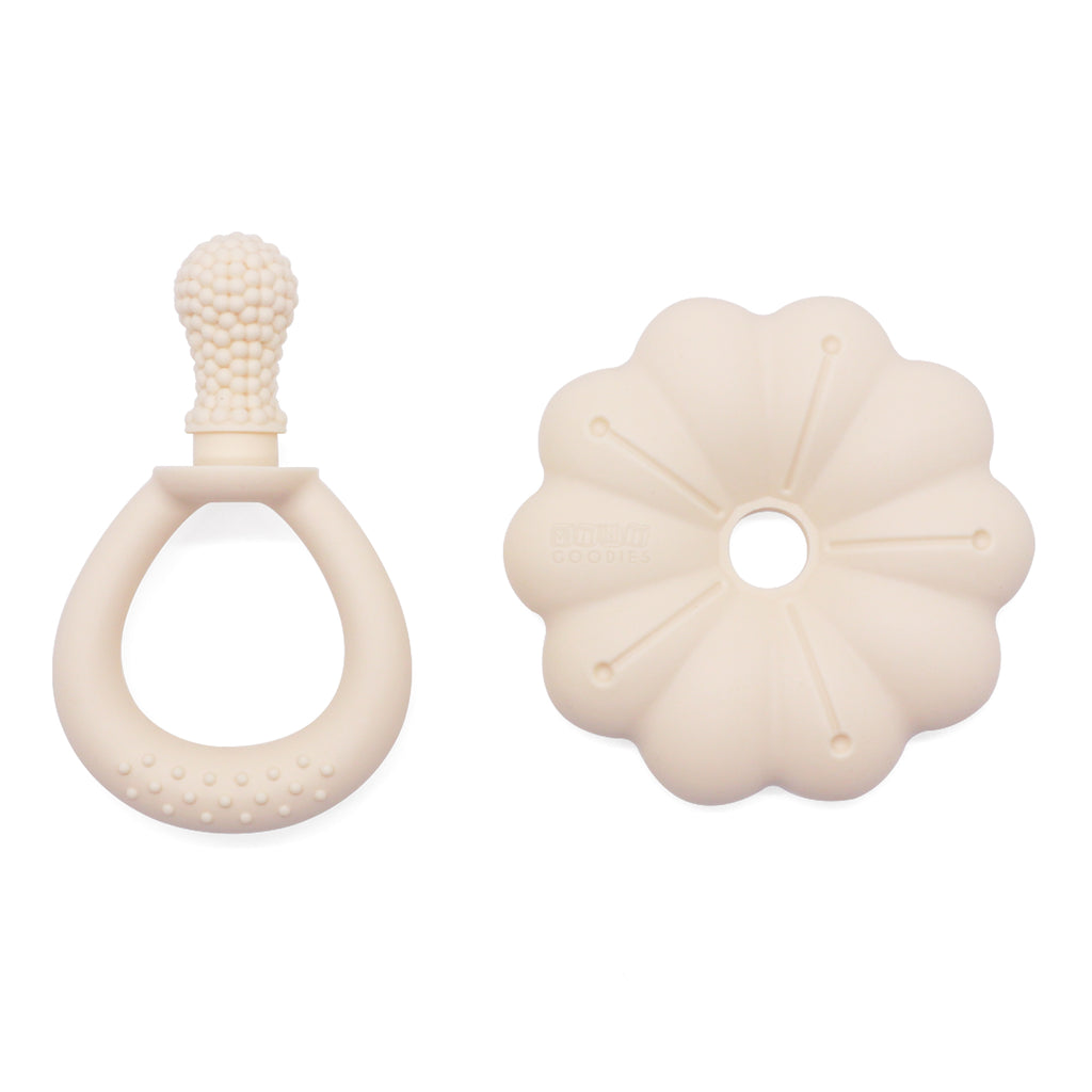 2-delige bijtring: siliconen ring met grip en zacht bloem-opzetstuk.