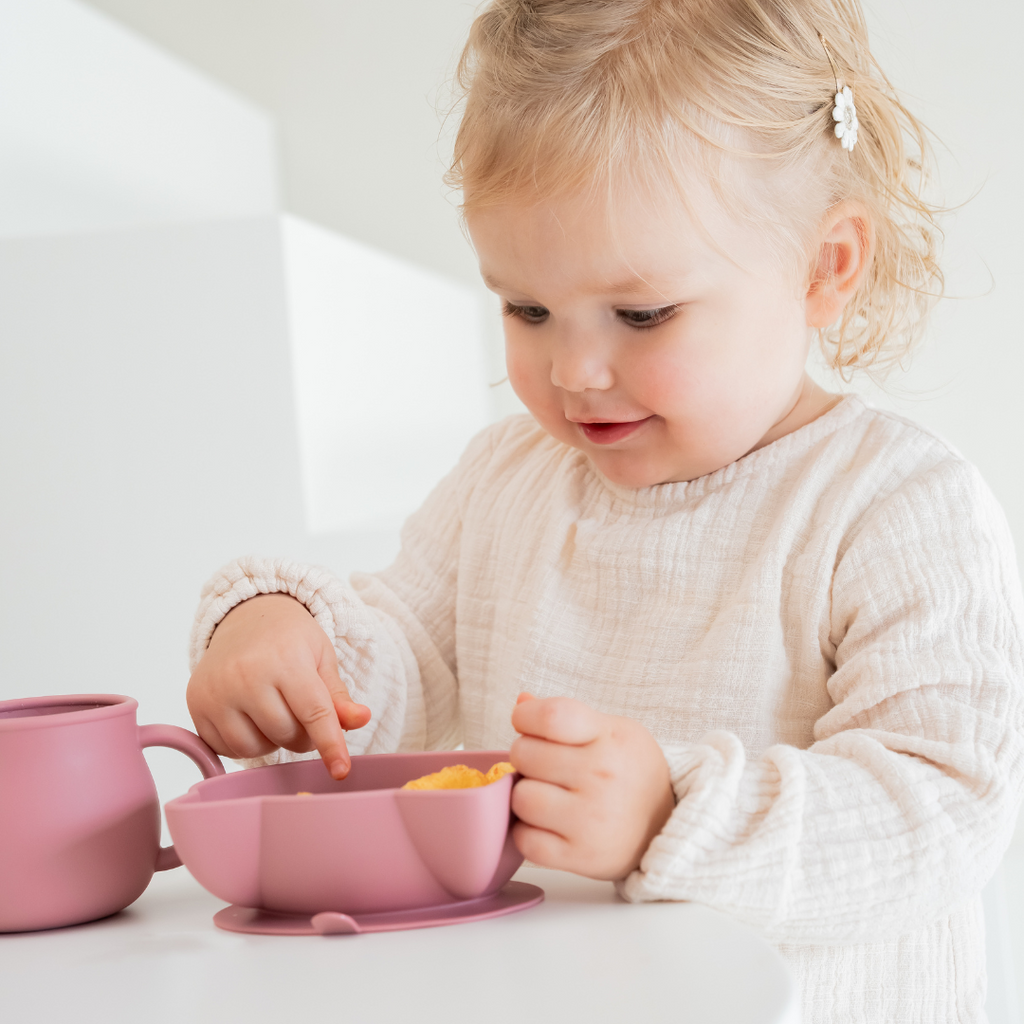 Siliconen kinderkom in de vorm van een kat met stevige zuignap en handig deksel, ideaal voor knoeivrije maaltijden